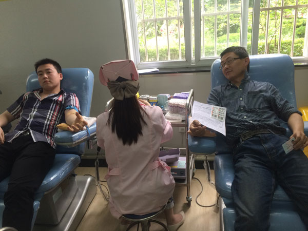 江苏公司组织员工为受伤员工献血